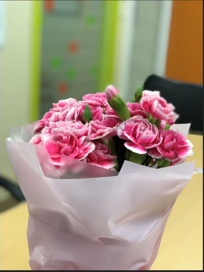 꽃다발과 케익 선물 고맙습니다.